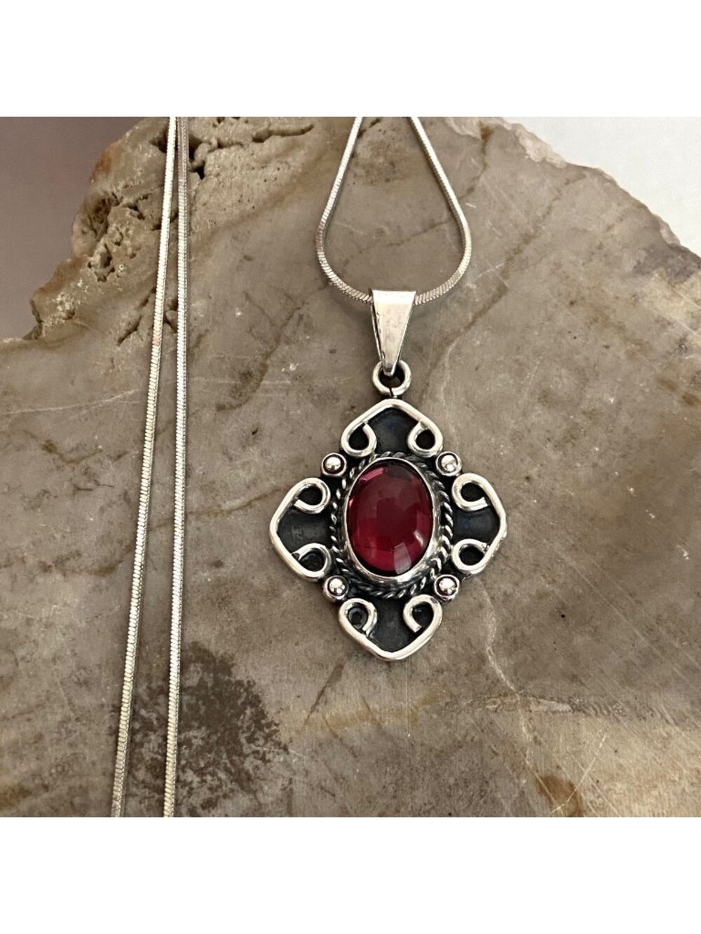 Sterling Silver 925 Red Oval Glass Cabochon Scrollwork Pendant Necklace 18"